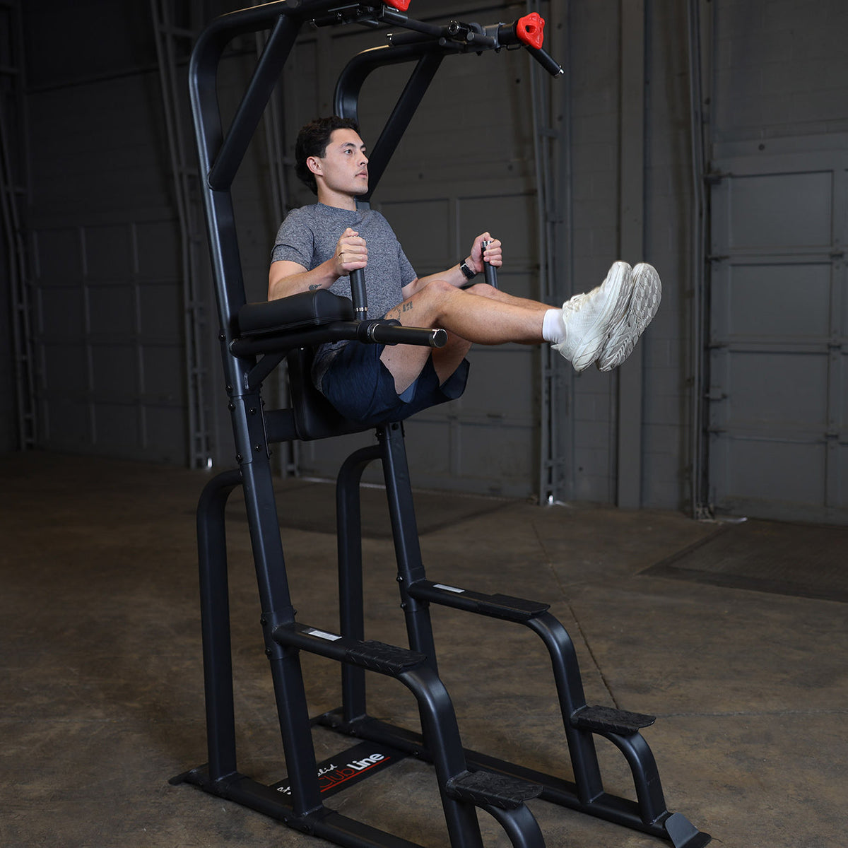 Body-Solid SVKR1000B Pro ClubLine Vertical Knee Raise — vertical knee raise for abs